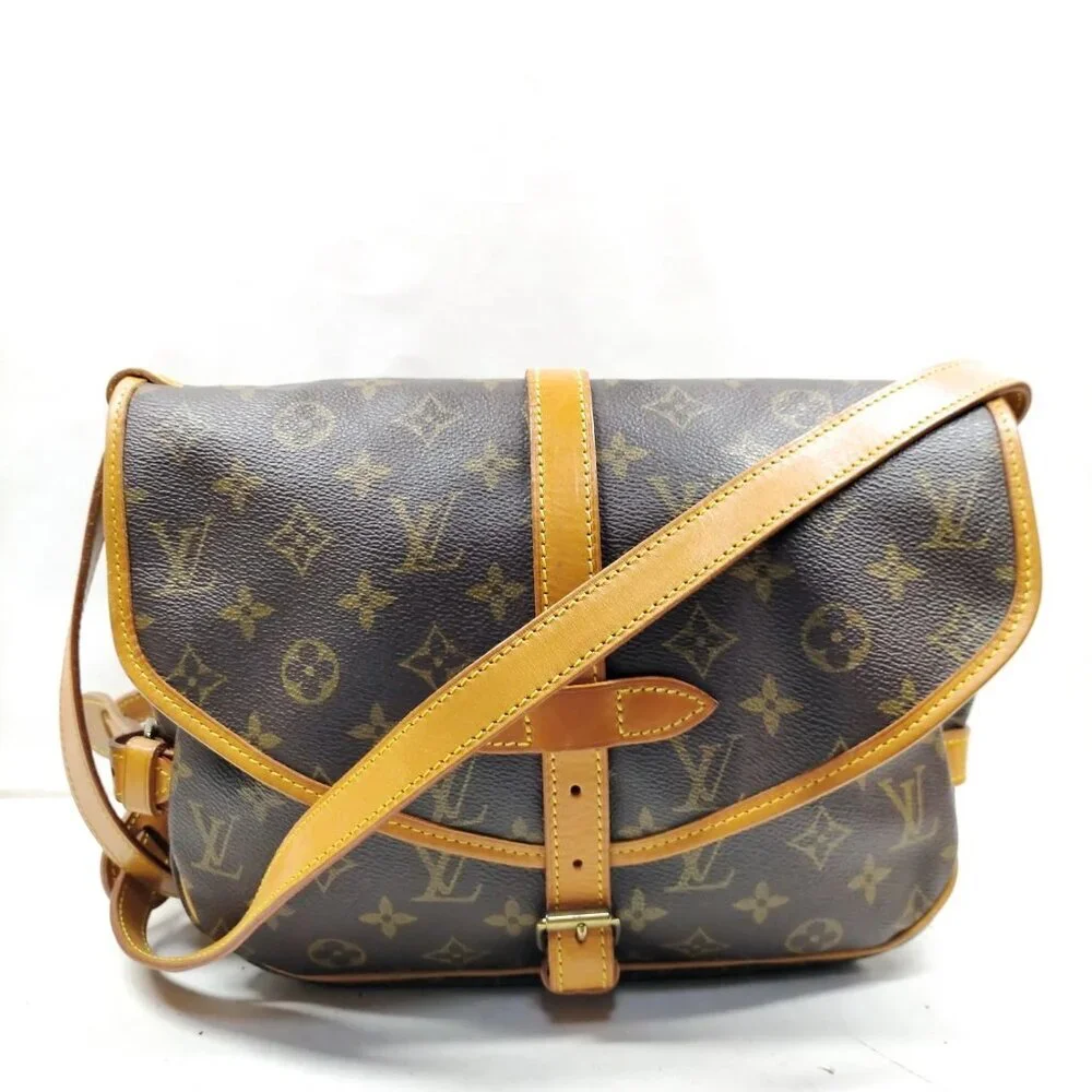 Louis Vuitton LV Crossbody bag Saumur 30 Brown Monogram 686-042525